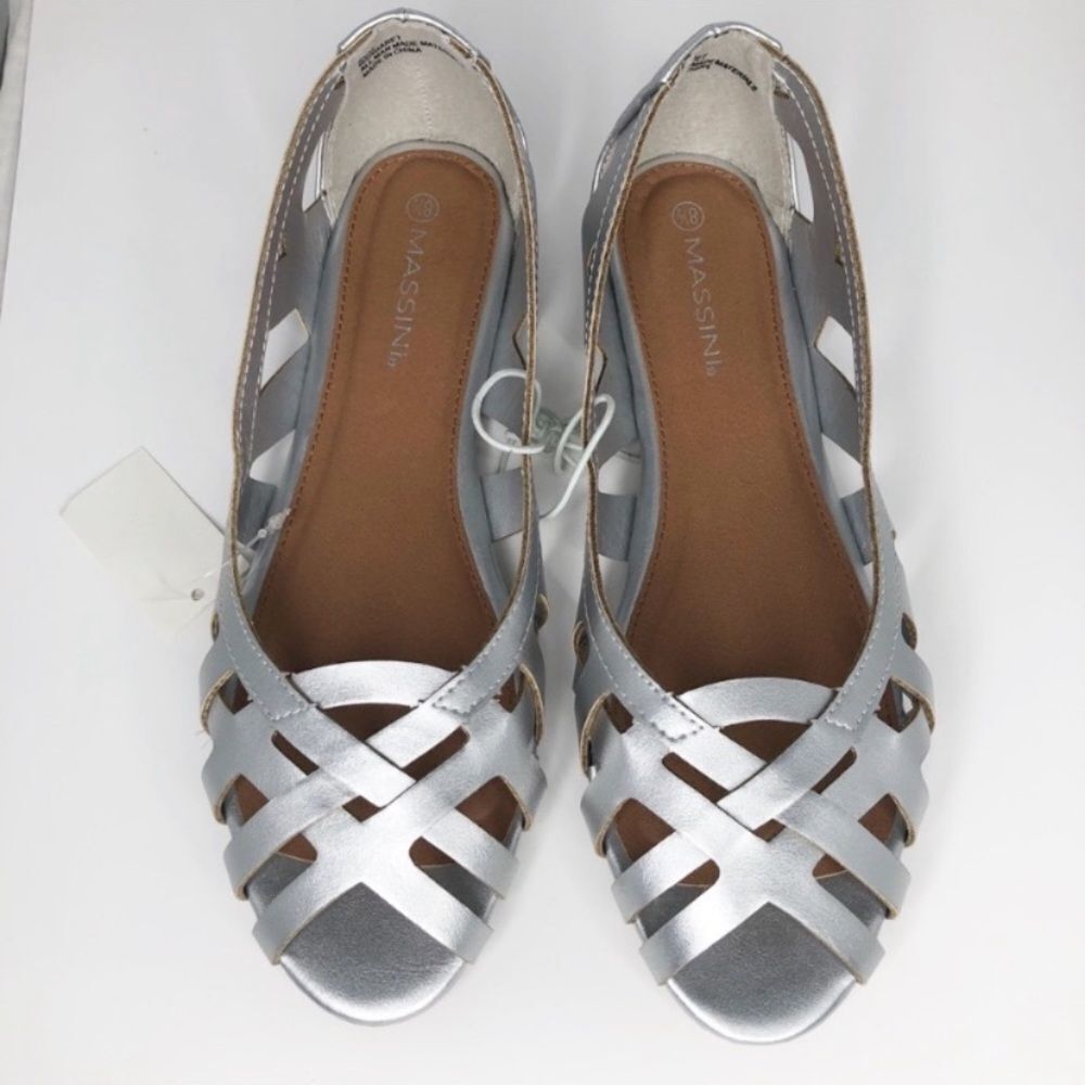 NWT Massini Margaret Silver Metallic Flats